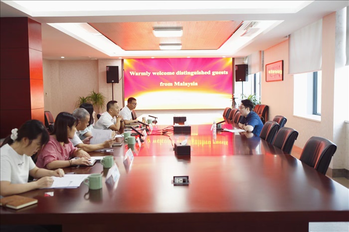 座谈会.jpg 